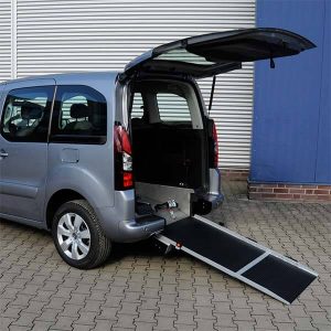 Berlingo rear cut out floor for vehicle access