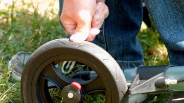 Soft tyre tread profile for indoors and outdoors